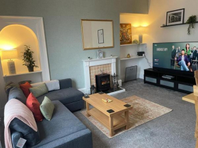 Scott's House - 3 bed property in Central Montrose
